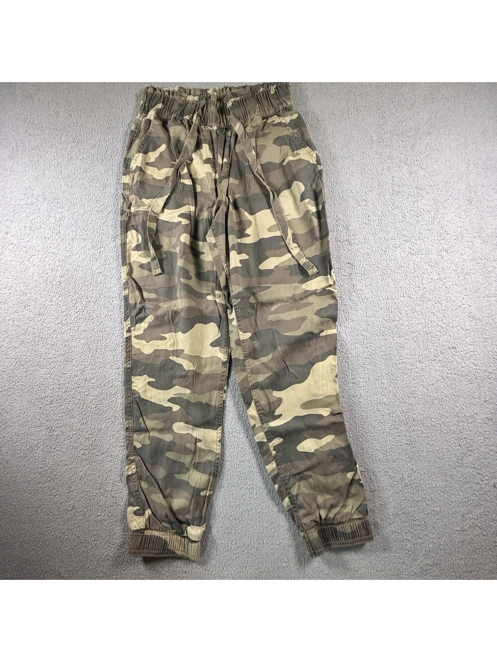 SO Kohls Womans Camo Jogger Pants Size Medium High Rise 100% Tencel Green